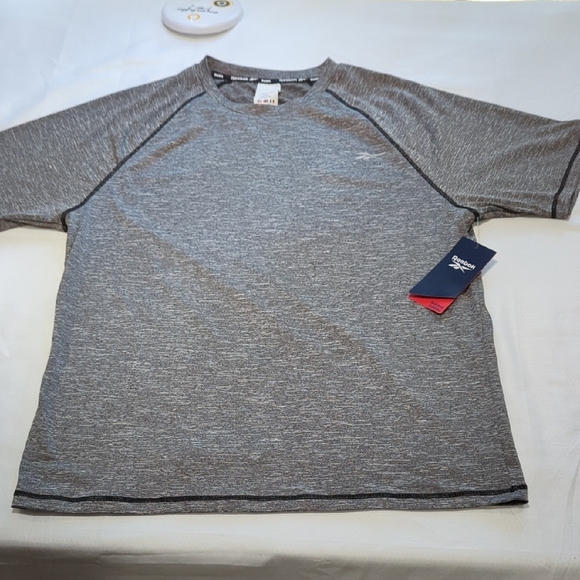 Reebok Men's Heathered Gray Short Sleeve Tee - Picture 1 of 10